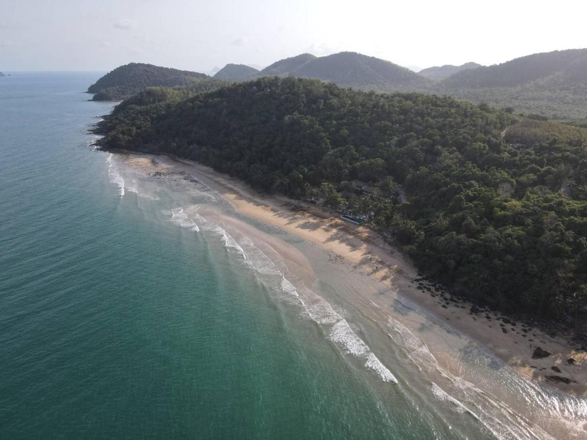 The Nest Private Beach Resort Chumphon Esterno foto